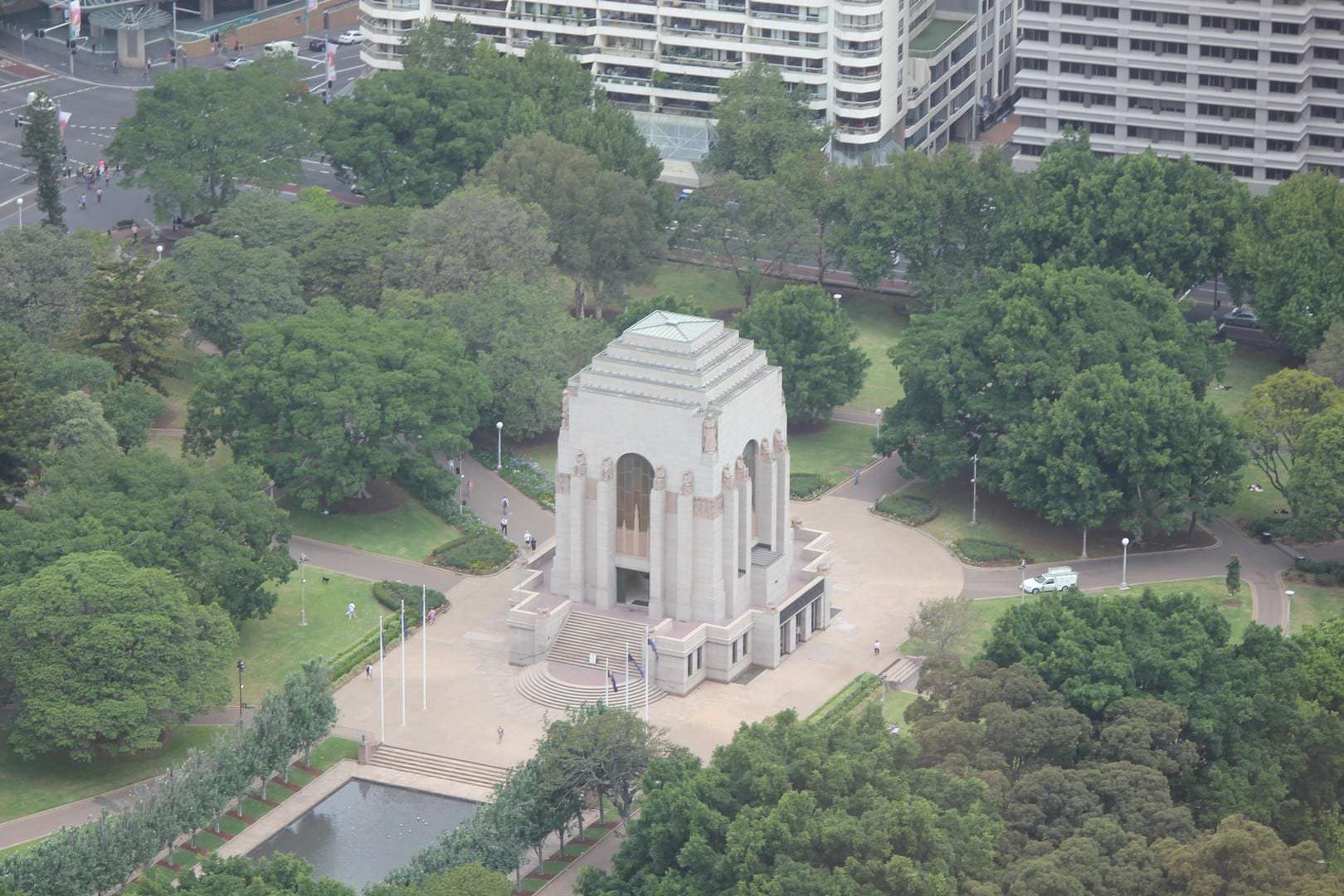 does the war memorial opera house have an underground